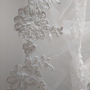Two tiered lace bridal veil